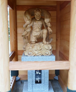 宗祐寺様に風神・雷神像